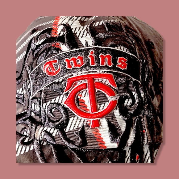 Adult Fitted Baseball Cap - Minnesota Twins - Picture 2 of 9